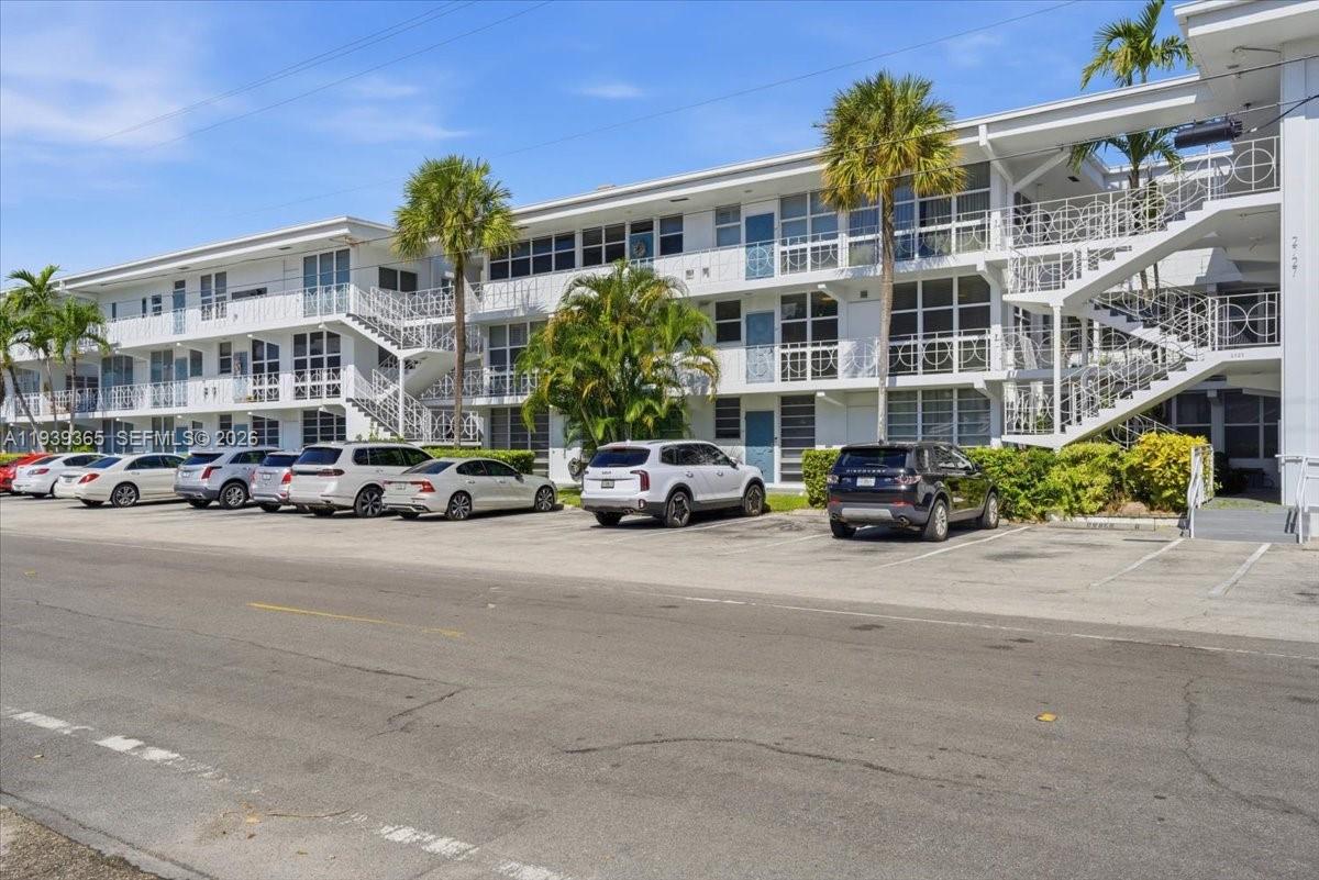 2727 Yacht Clb Blvd #2C Fort Lauderdale, FL 33304