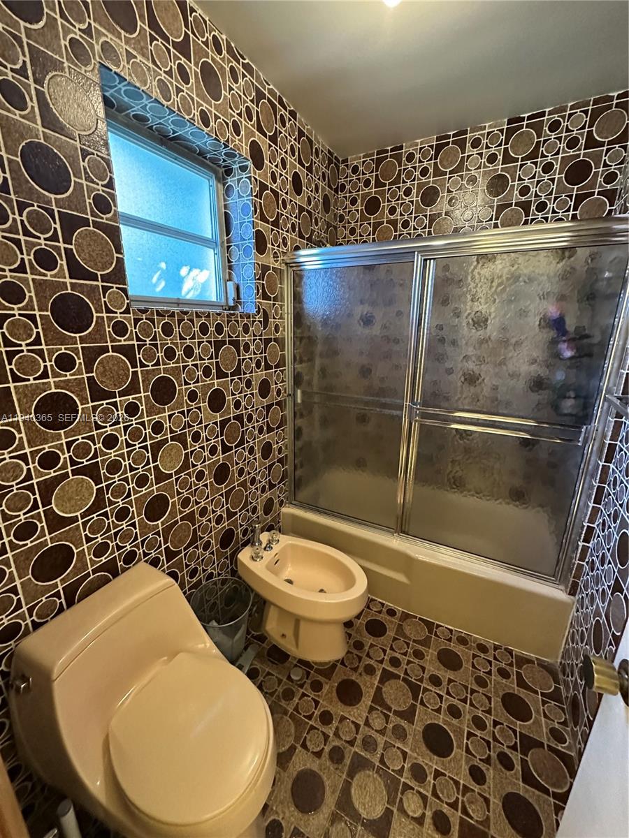 431 NW 32nd Ct Miami, FL 33125