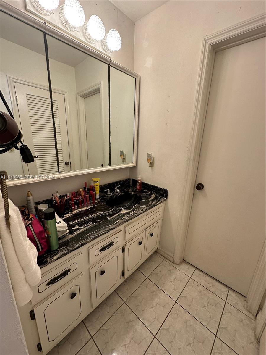 431 NW 32nd Ct Miami, FL 33125