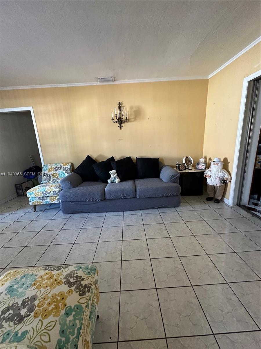 431 NW 32nd Ct Miami, FL 33125