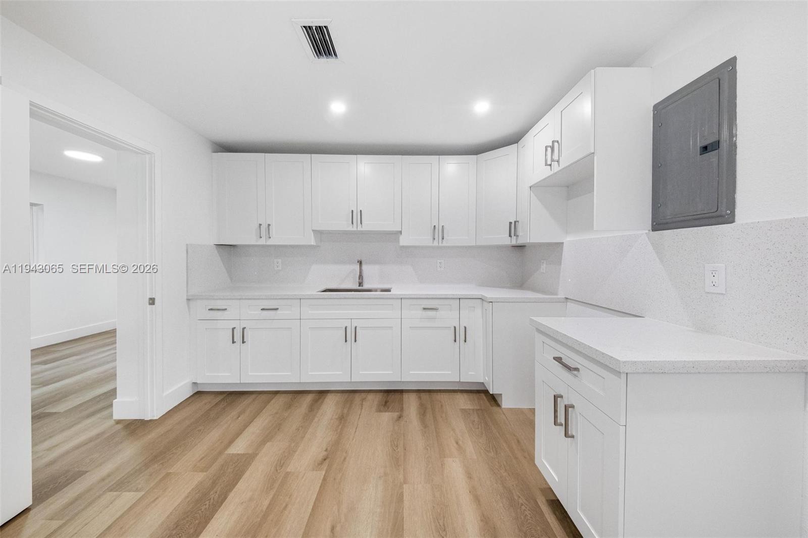 2951 NW 47th St Miami, FL 33142