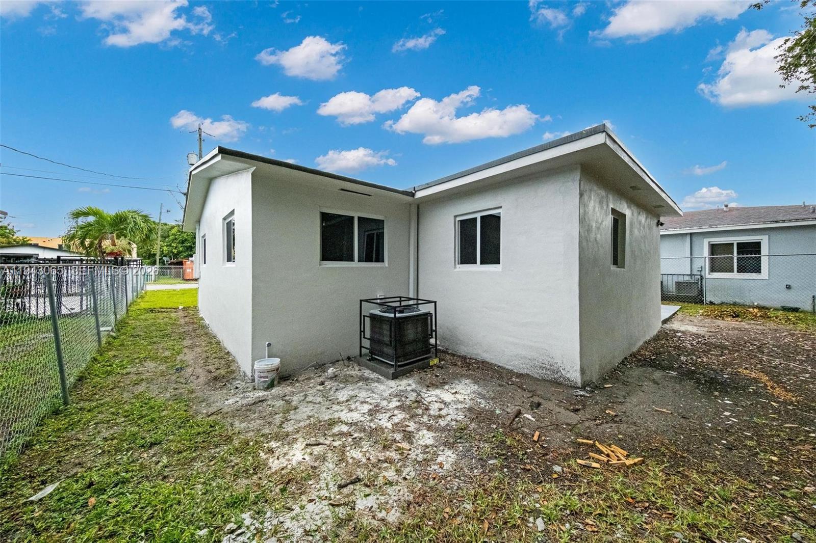 2951 NW 47th St Miami, FL 33142
