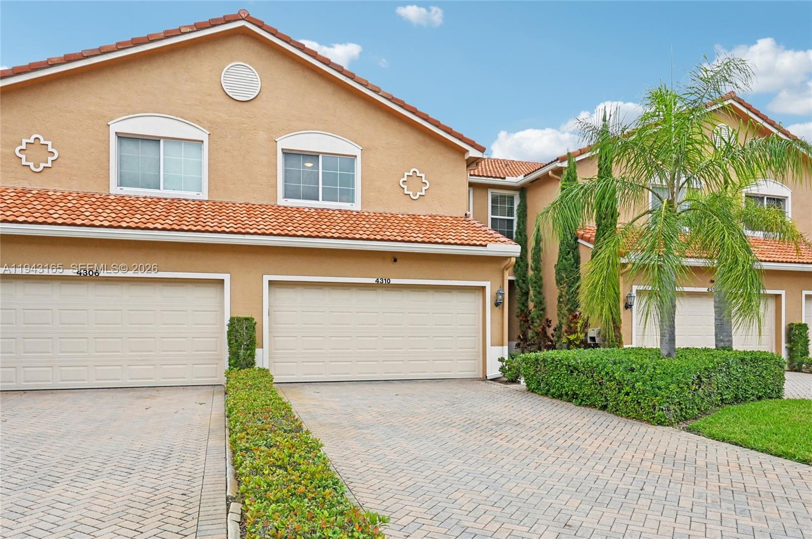 4310 Colony Vw Dr Lake Worth, FL 33463