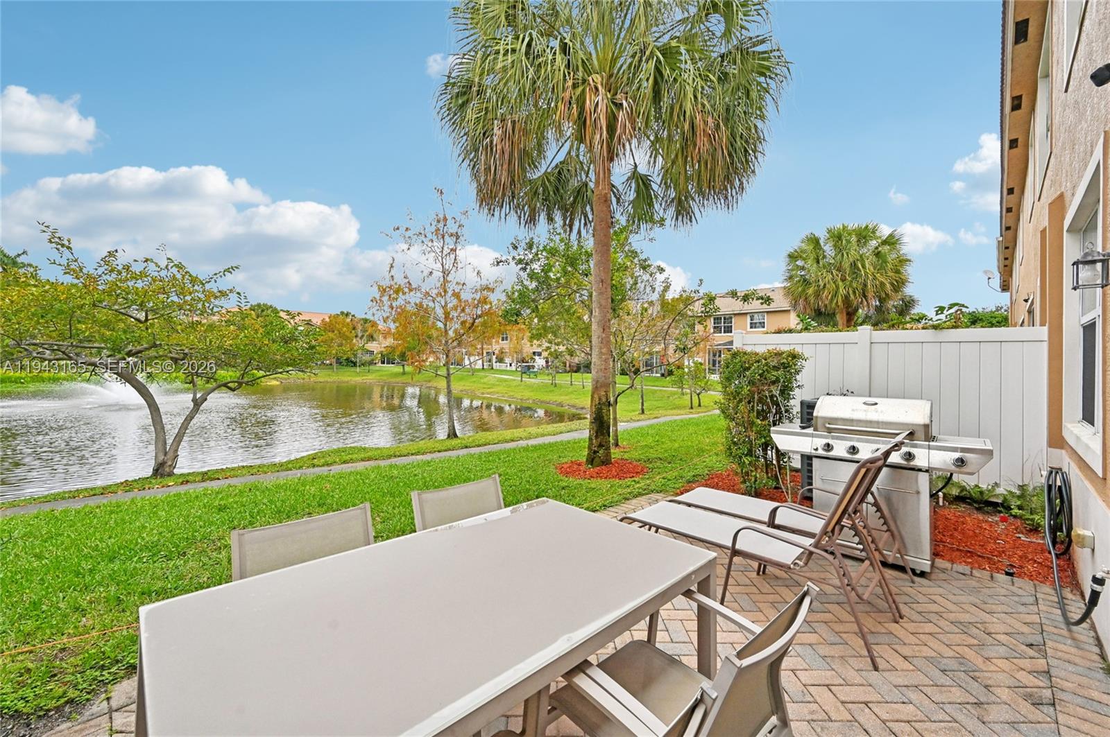 4310 Colony Vw Dr Lake Worth, FL 33463