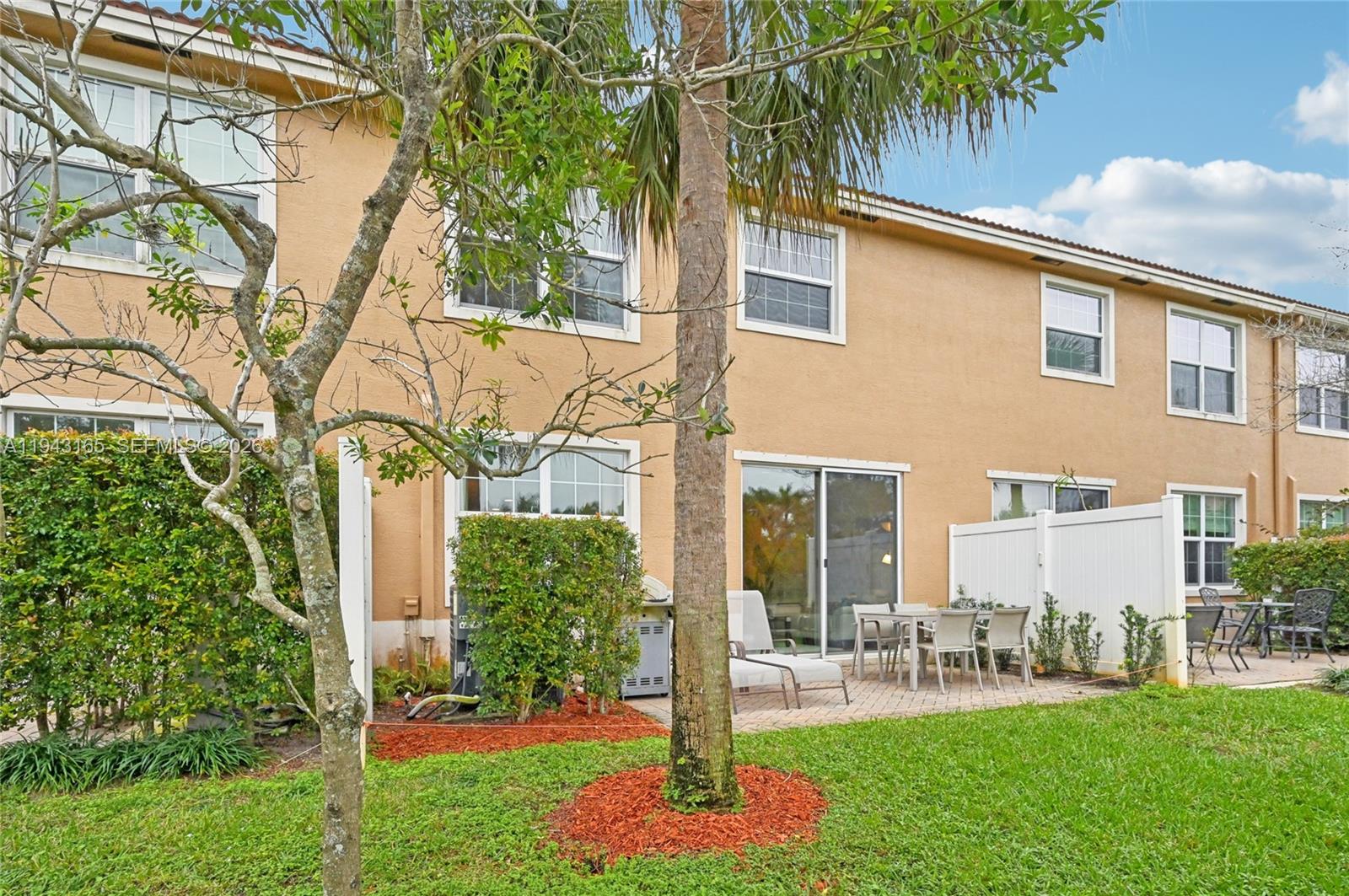 4310 Colony Vw Dr Lake Worth, FL 33463