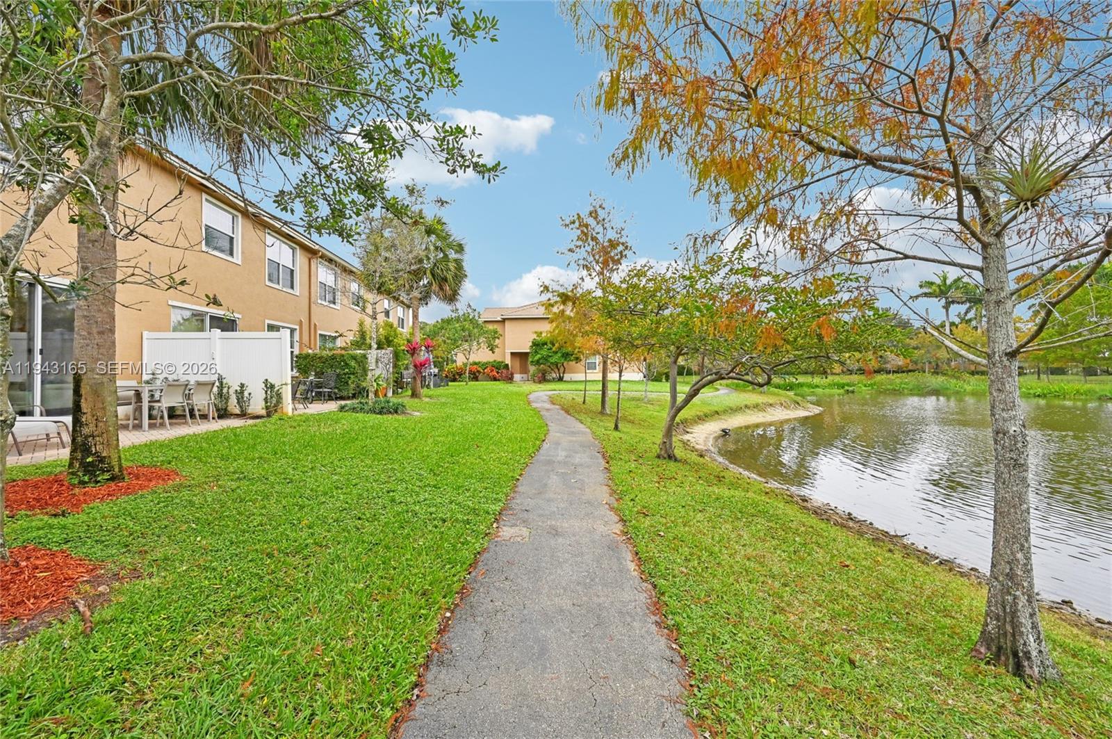 4310 Colony Vw Dr Lake Worth, FL 33463