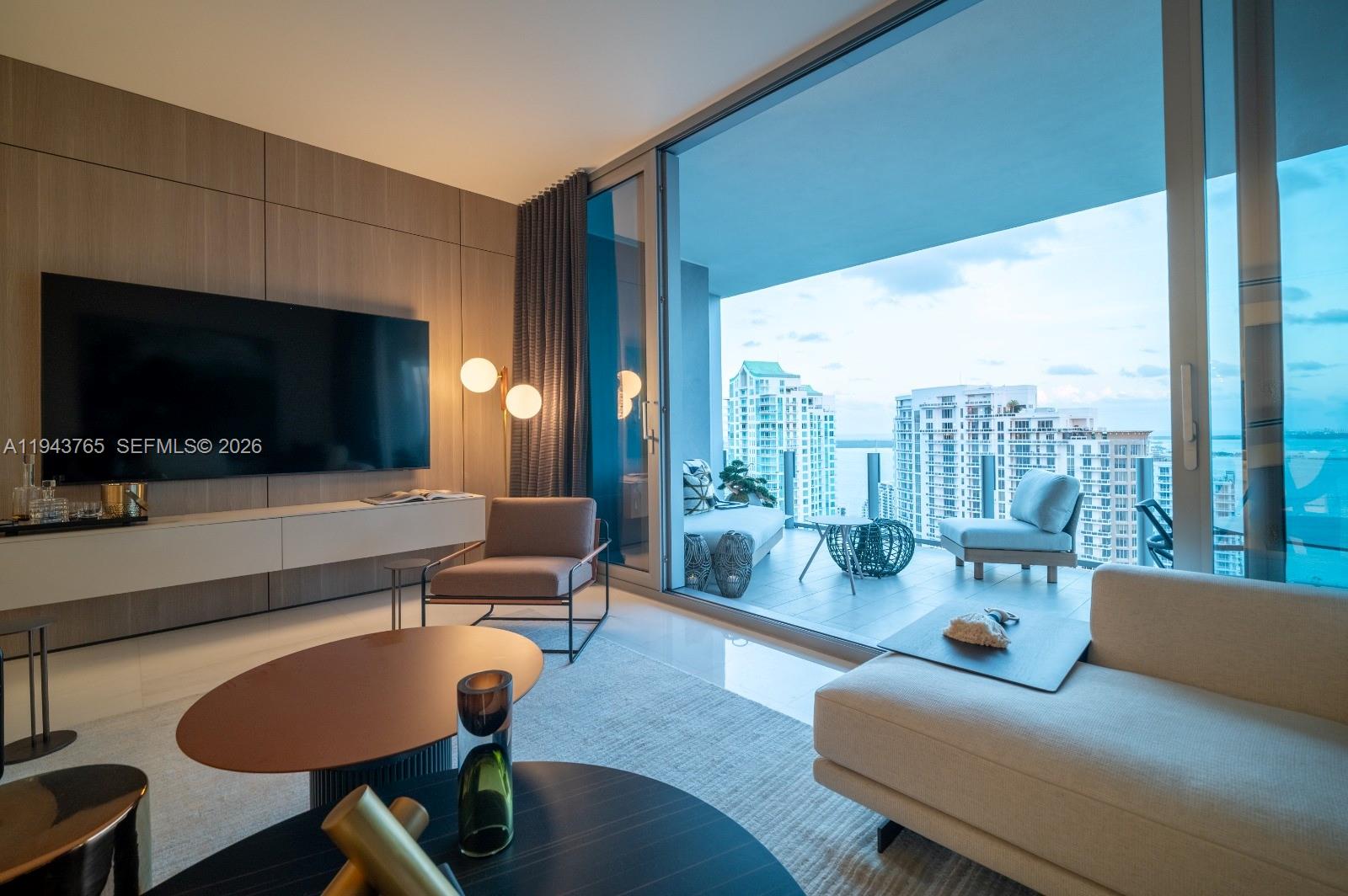 300 Biscayne Blvd Way #3403 Miami, FL 33131