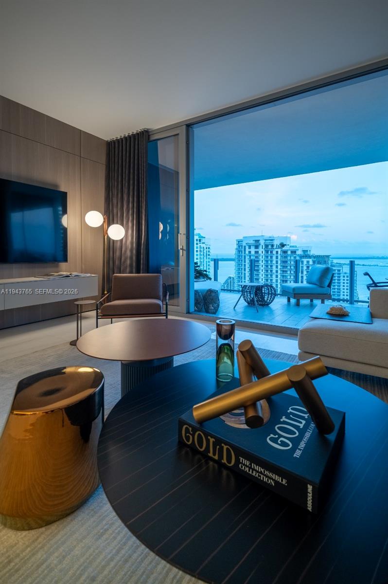 300 Biscayne Blvd Way #3403 Miami, FL 33131