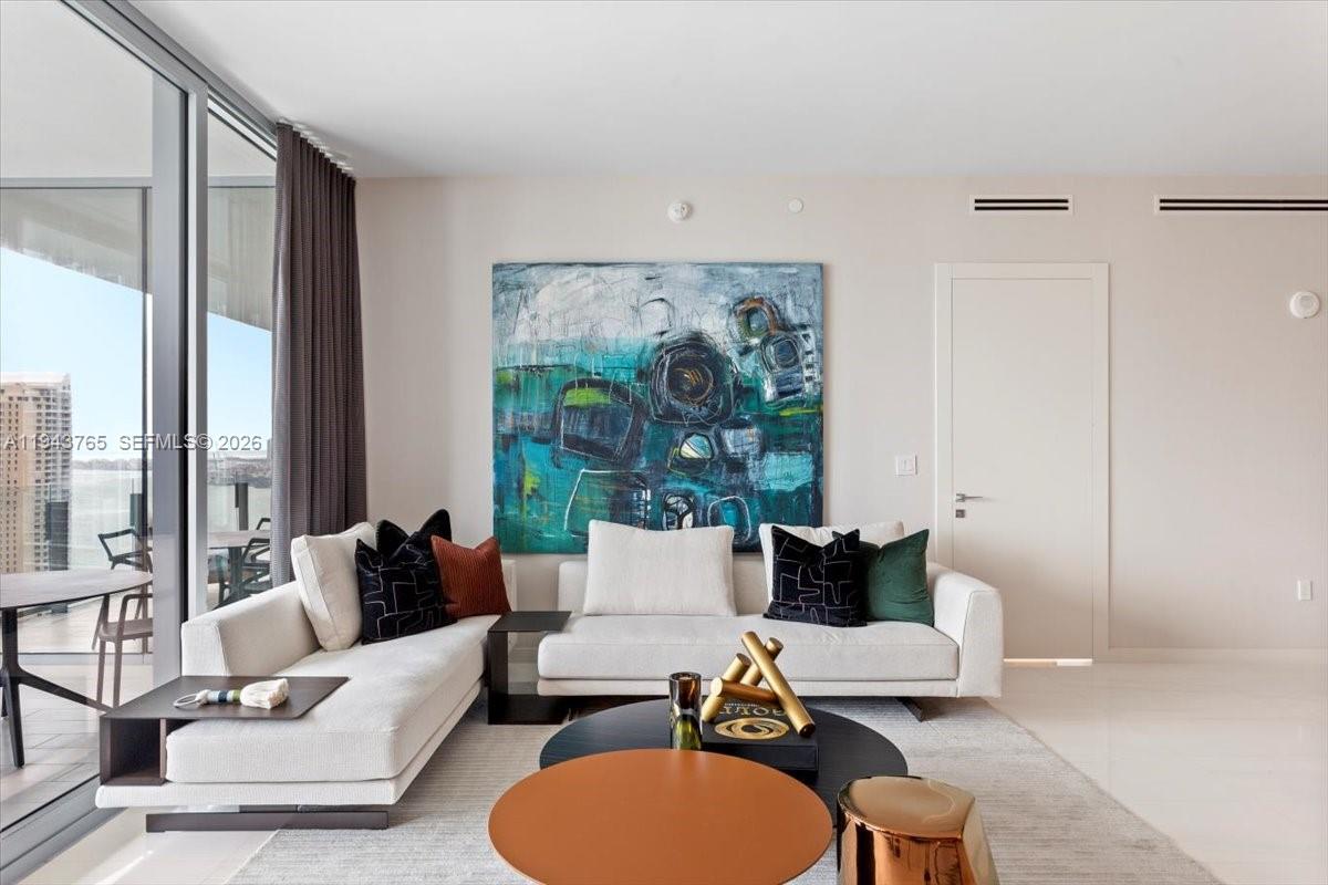 300 Biscayne Blvd Way #3403 Miami, FL 33131