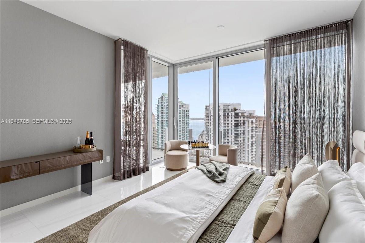 300 Biscayne Blvd Way #3403 Miami, FL 33131