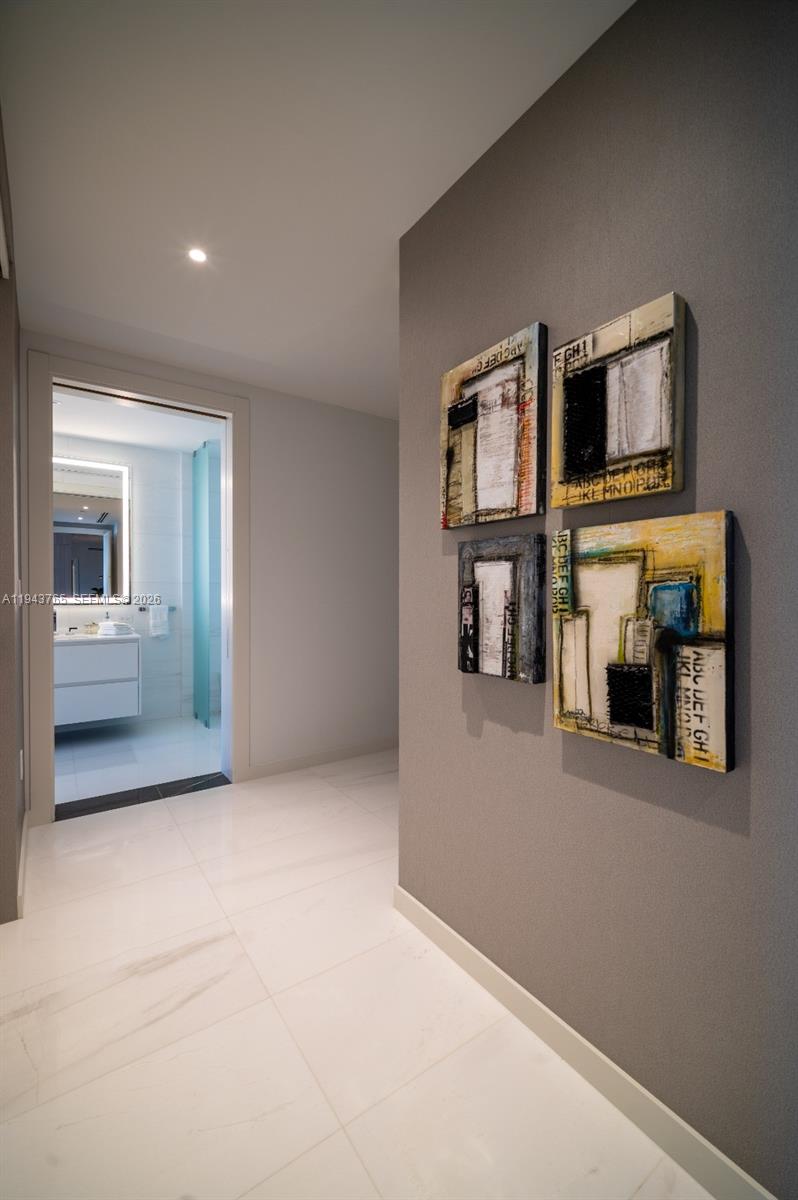 300 Biscayne Blvd Way #3403 Miami, FL 33131