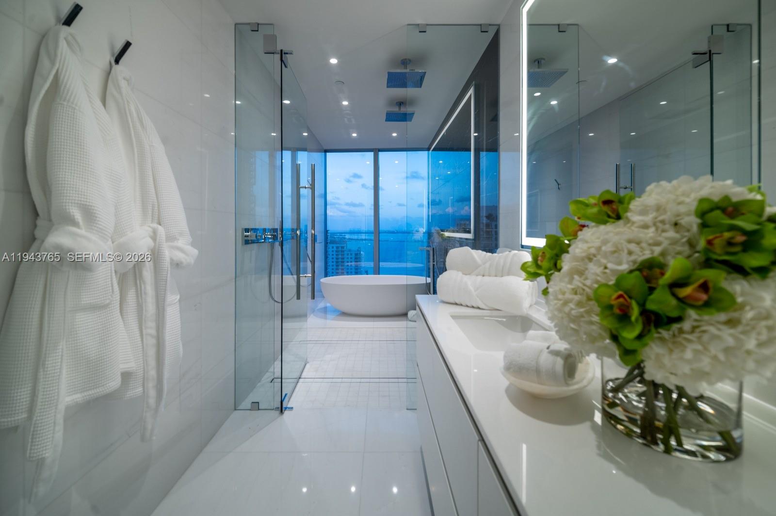 300 Biscayne Blvd Way #3403 Miami, FL 33131