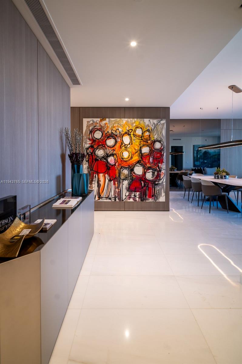 300 Biscayne Blvd Way #3403 Miami, FL 33131