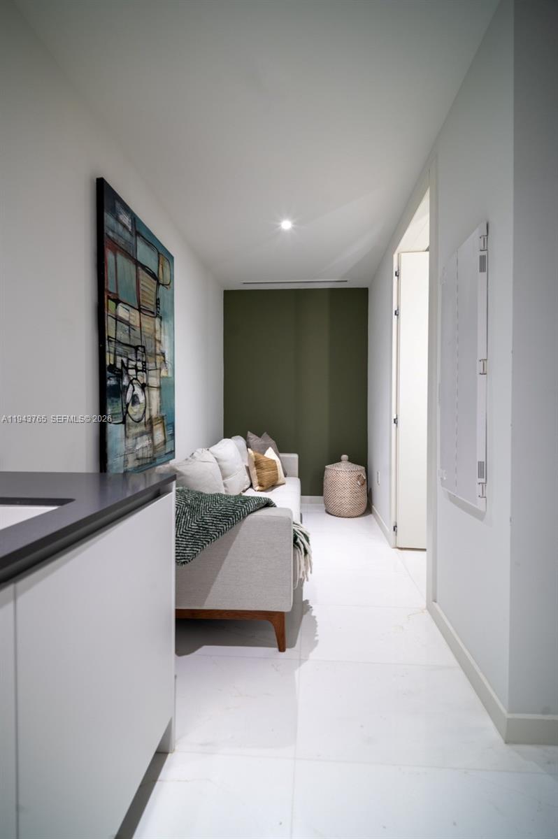 300 Biscayne Blvd Way #3403 Miami, FL 33131