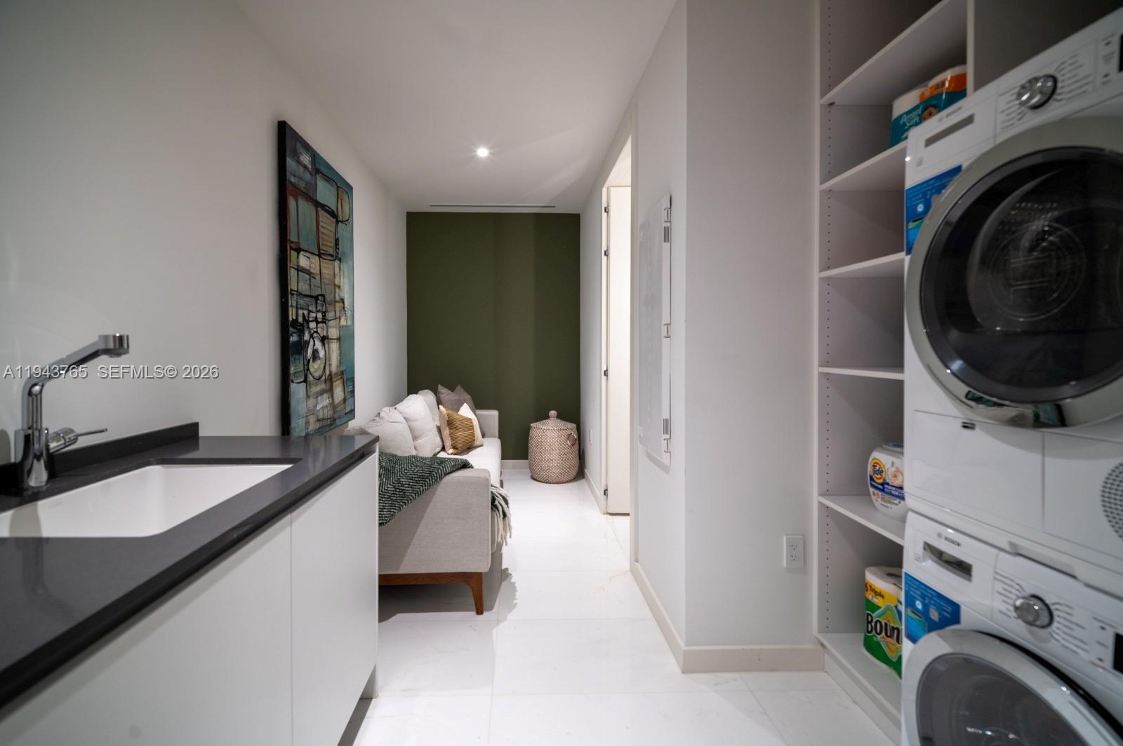 300 Biscayne Blvd Way #3403 Miami, FL 33131