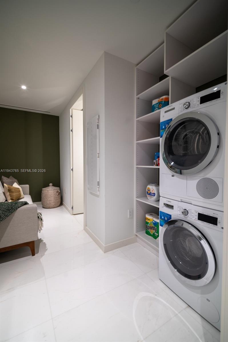 300 Biscayne Blvd Way #3403 Miami, FL 33131