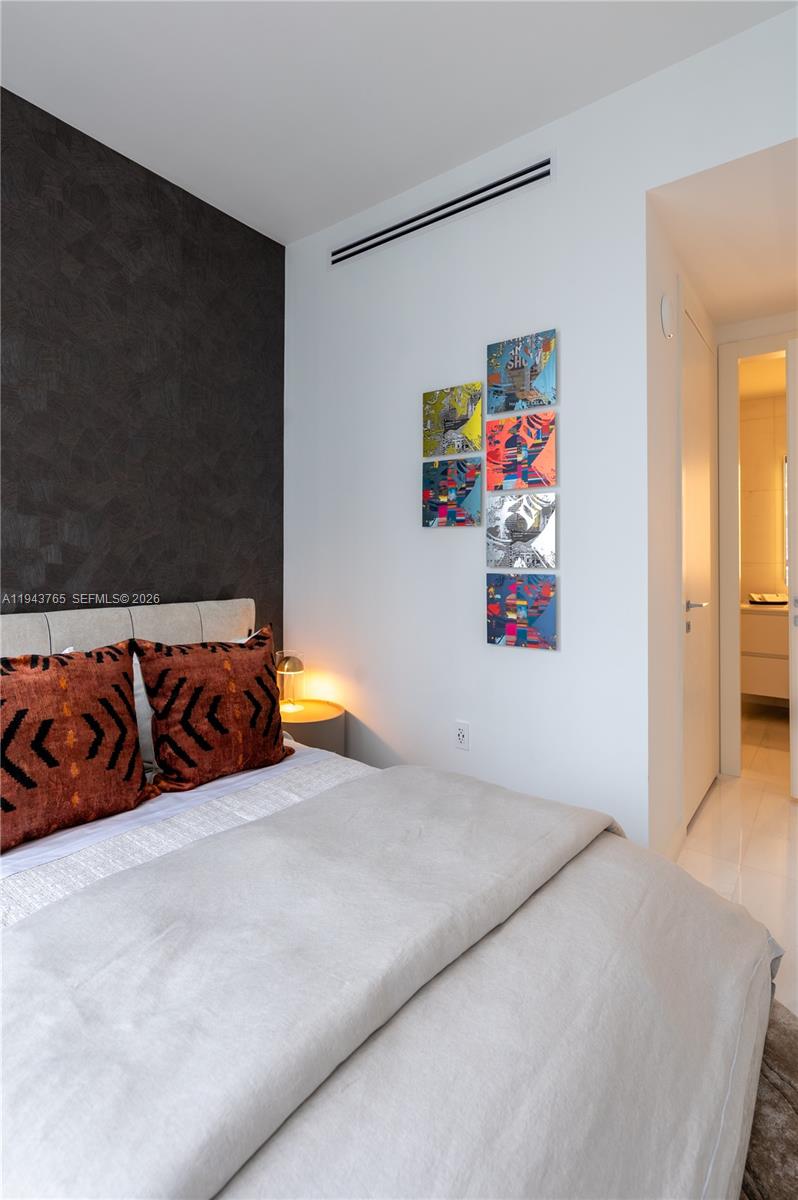 300 Biscayne Blvd Way #3403 Miami, FL 33131