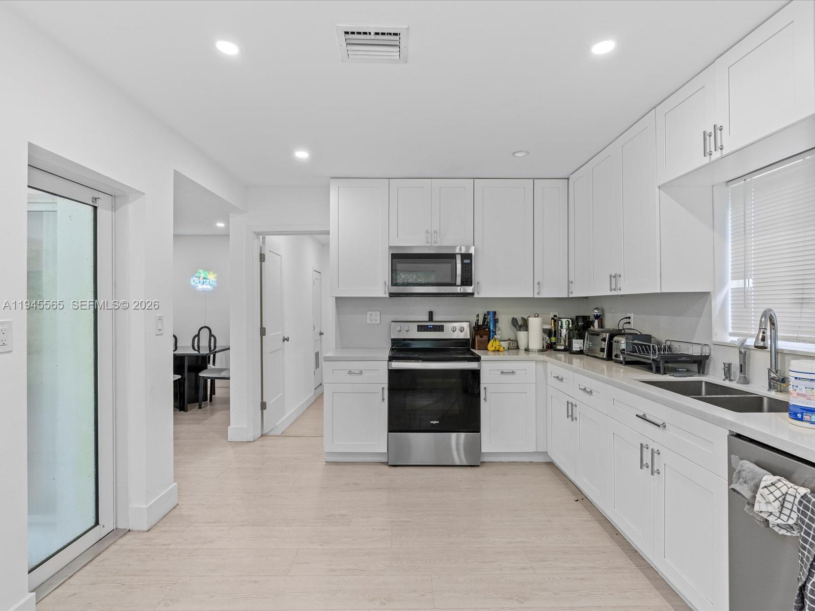 5265 SW 78th St Miami, FL 33143