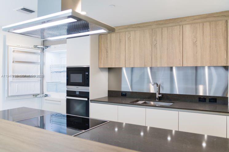 image Brickell Flatiron9