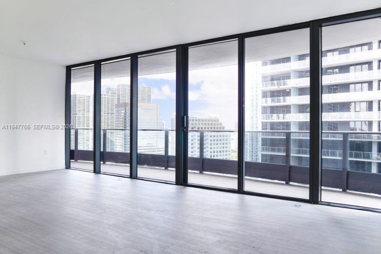 image Brickell Flatiron4