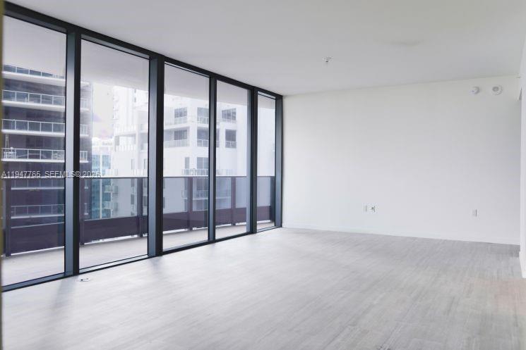 image Brickell Flatiron5