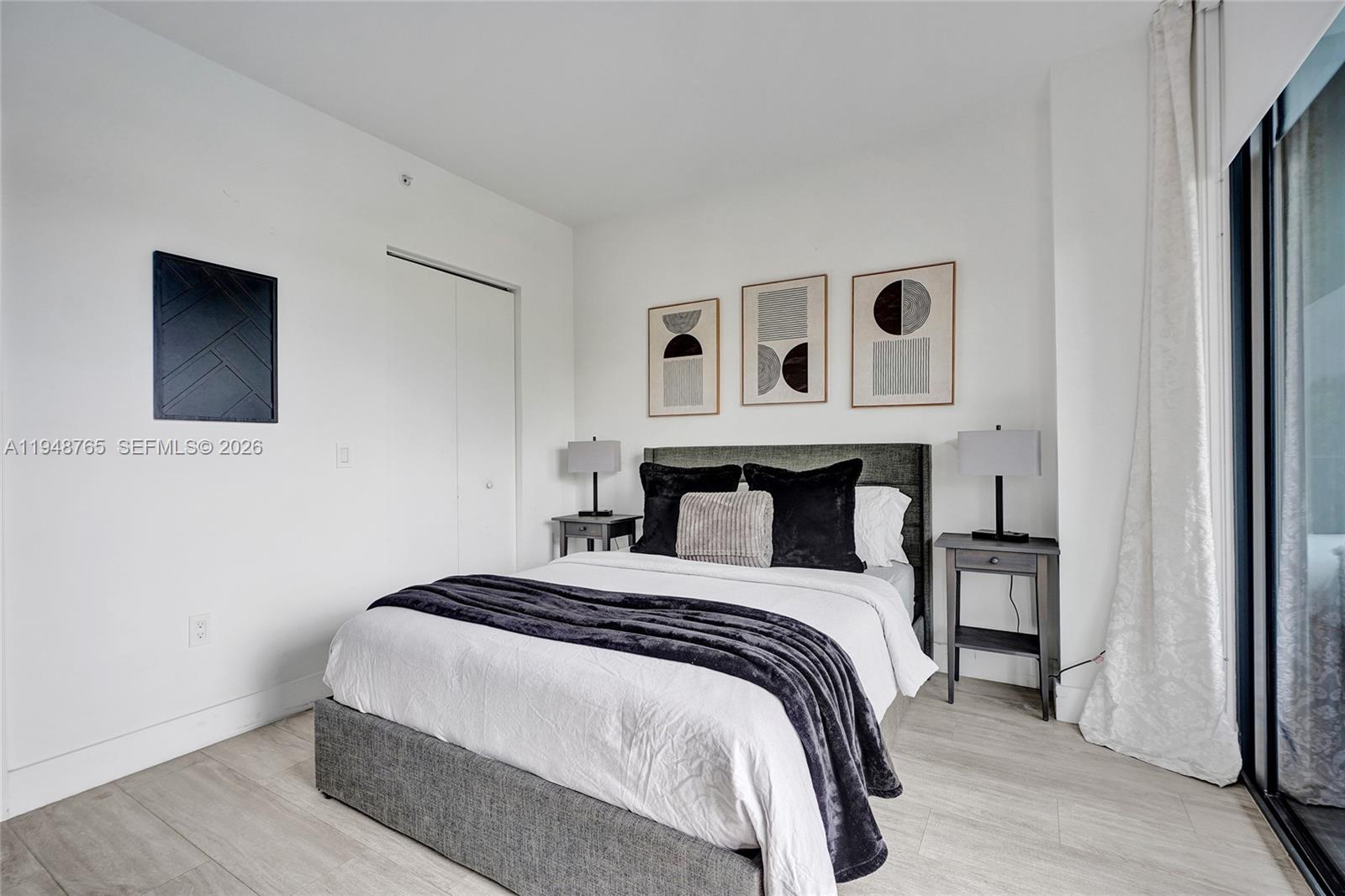 image Hyde Midtown24