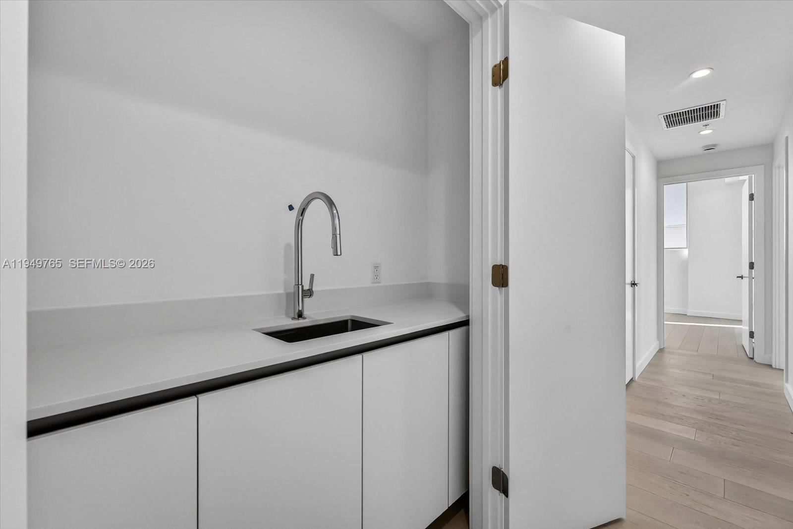 9201 E Bay Hbr Dr #UPH02 Bay Harbor Islands, FL 33154