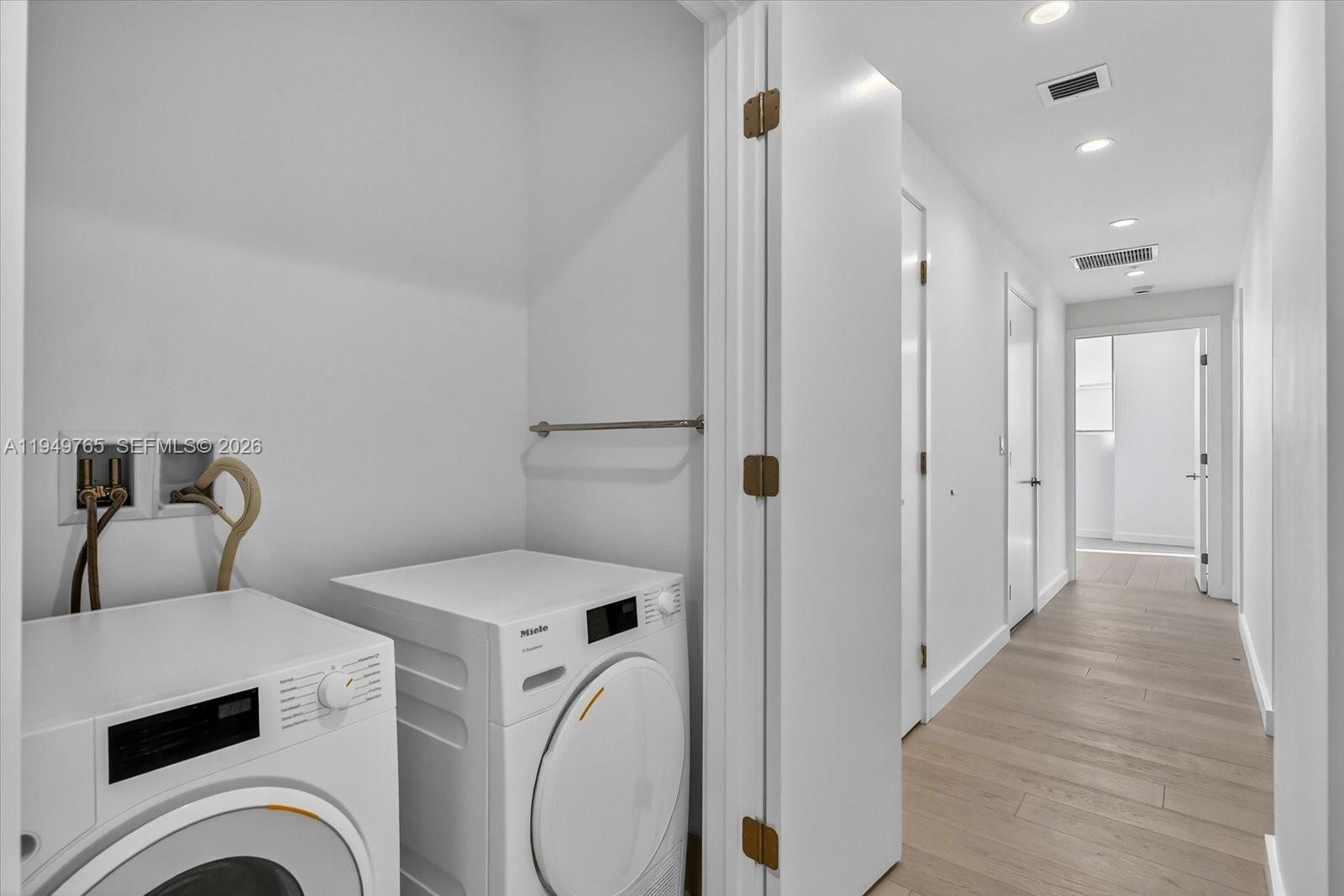 9201 E Bay Hbr Dr #UPH02 Bay Harbor Islands, FL 33154