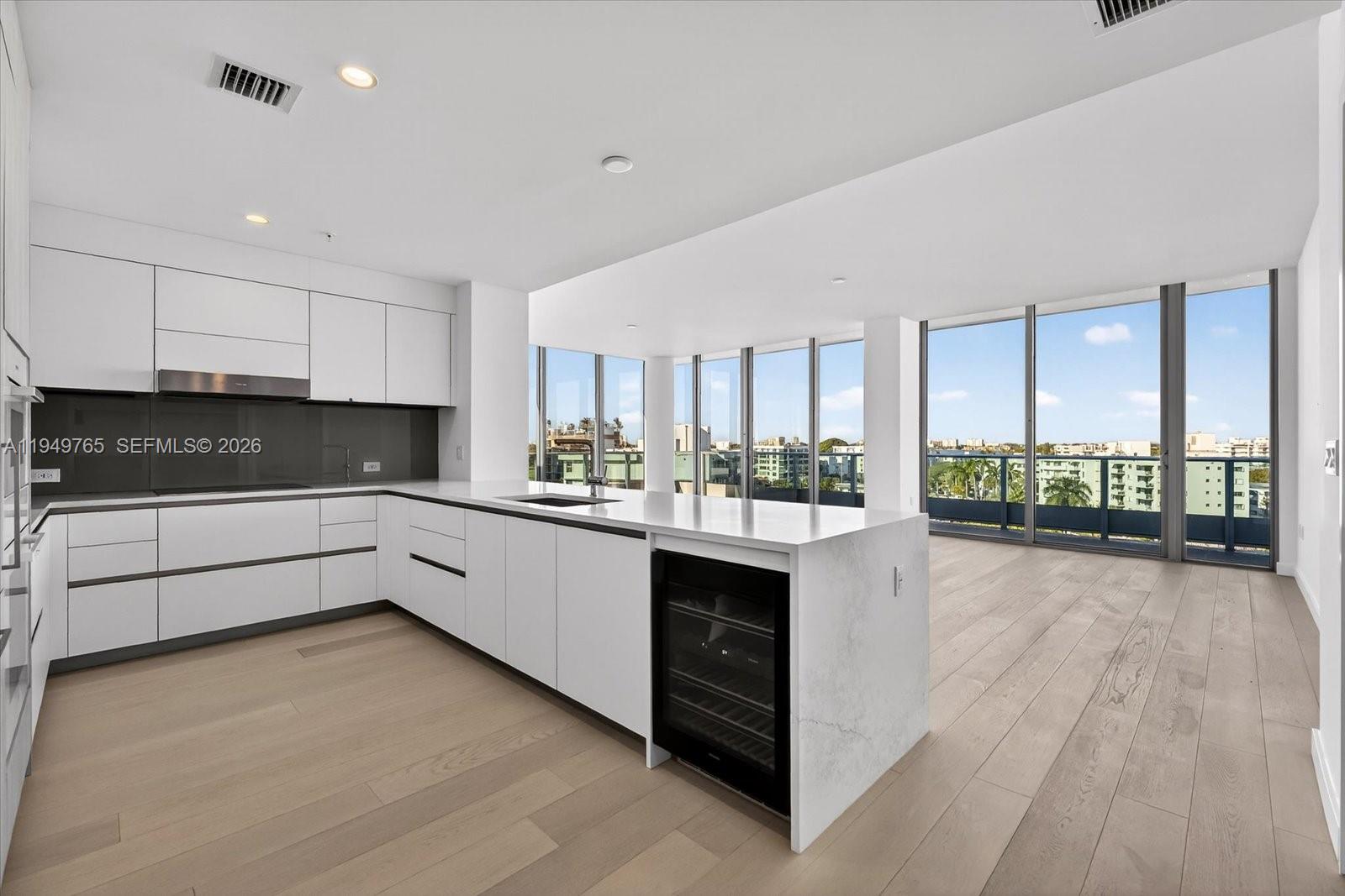 9201 E Bay Hbr Dr #UPH02 Bay Harbor Islands, FL 33154