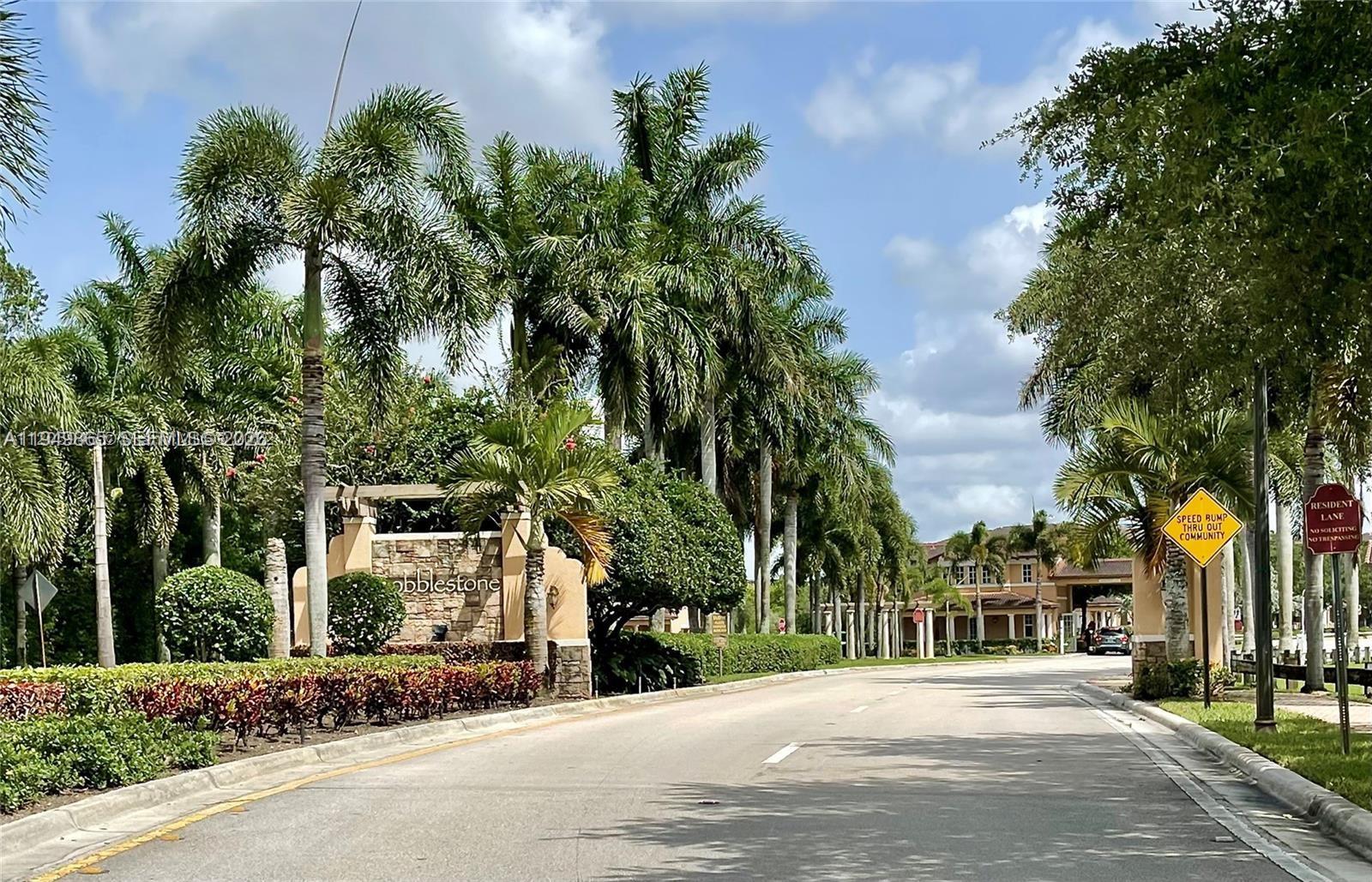 14615 SW 14th St #14615 Pembroke Pines, FL 33027