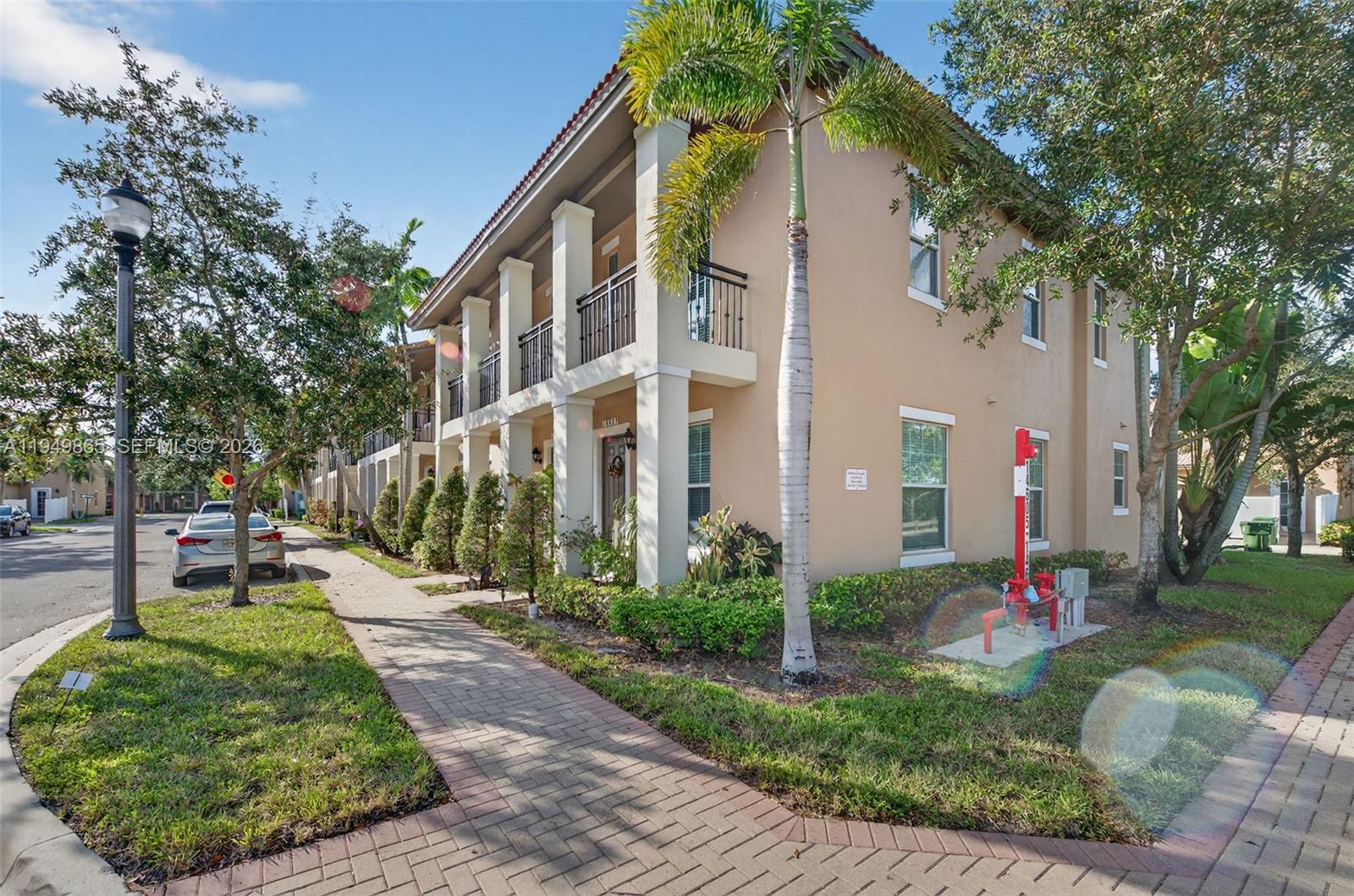 14615 SW 14th St #14615 Pembroke Pines, FL 33027