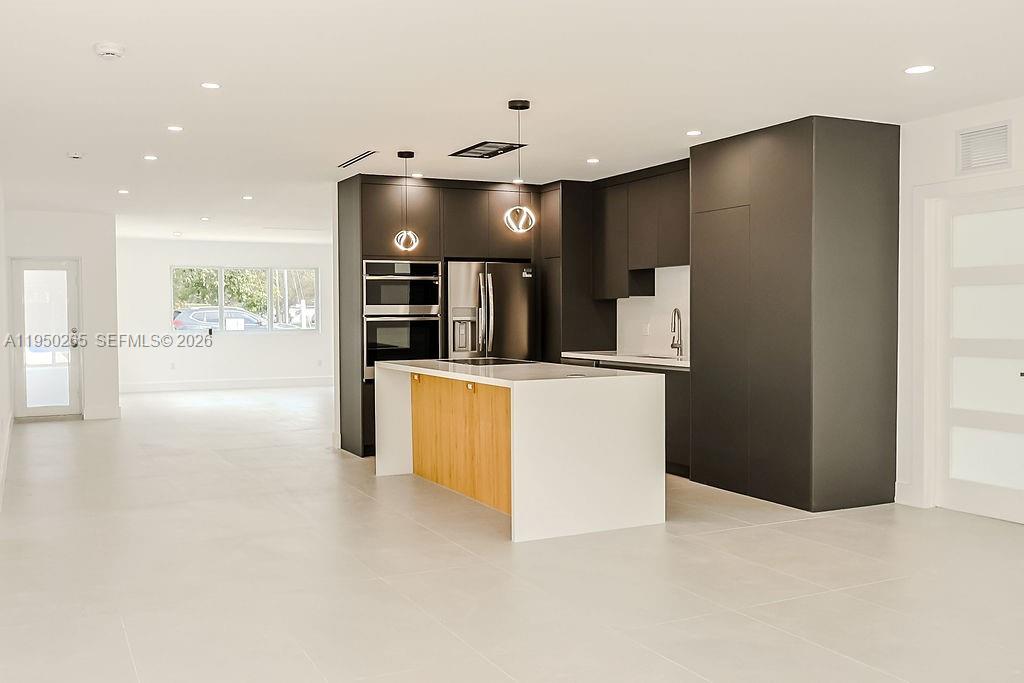 588 Palmetto Dr Miami Springs, FL 33166