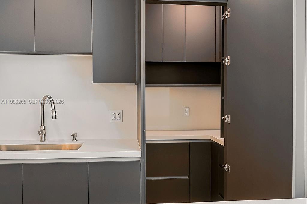 588 Palmetto Dr Miami Springs, FL 33166