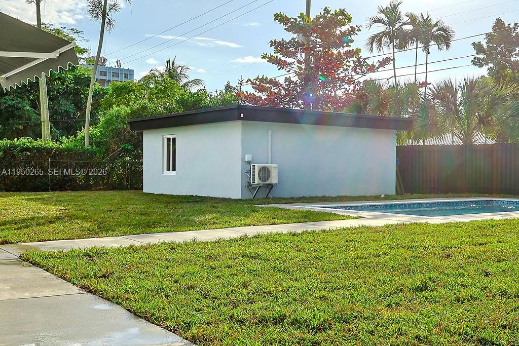 588 Palmetto Dr Miami Springs, FL 33166