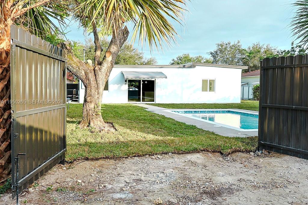 588 Palmetto Dr Miami Springs, FL 33166