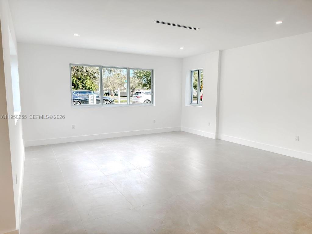 588 Palmetto Dr Miami Springs, FL 33166