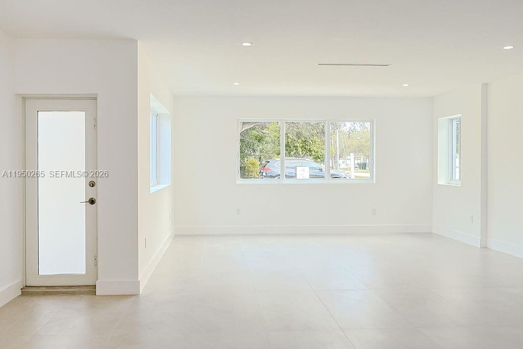 588 Palmetto Dr Miami Springs, FL 33166