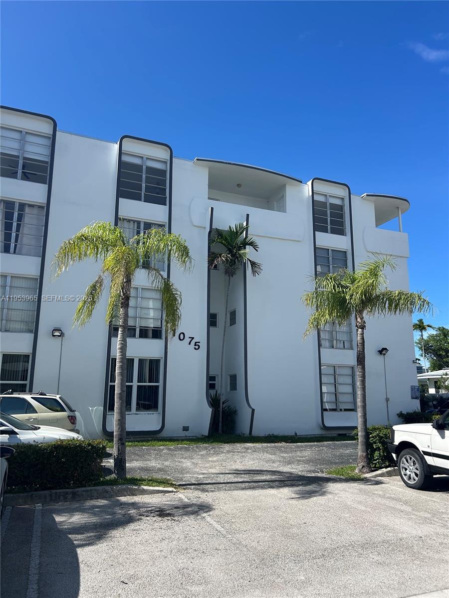 1075 93rd St #106 Bay Harbor Islands, FL 33154