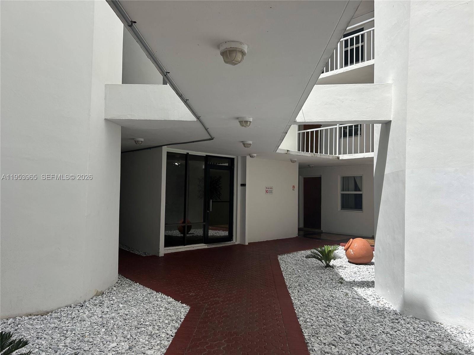 1075 93rd St #106 Bay Harbor Islands, FL 33154