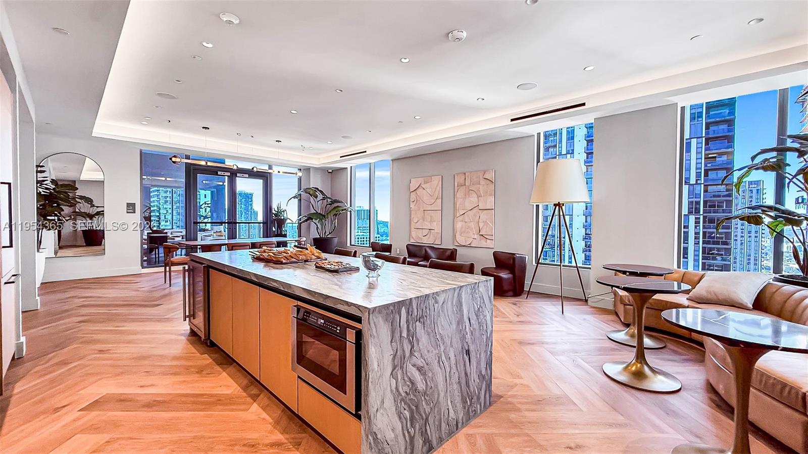 120 NE 5th #1608 Miami, FL 33143