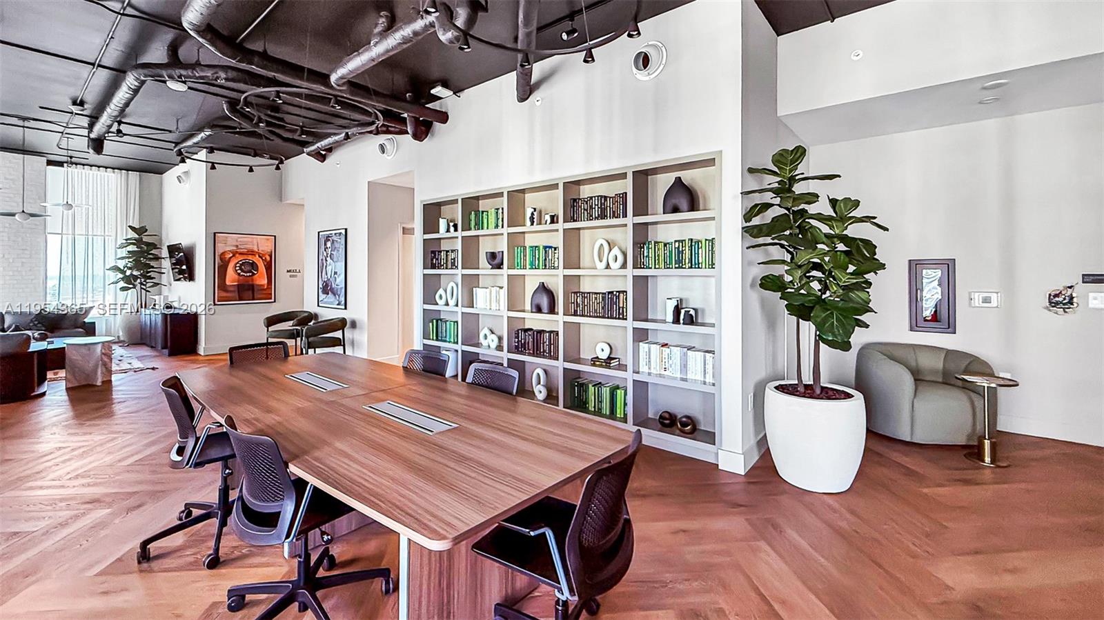 120 NE 5th #1608 Miami, FL 33143