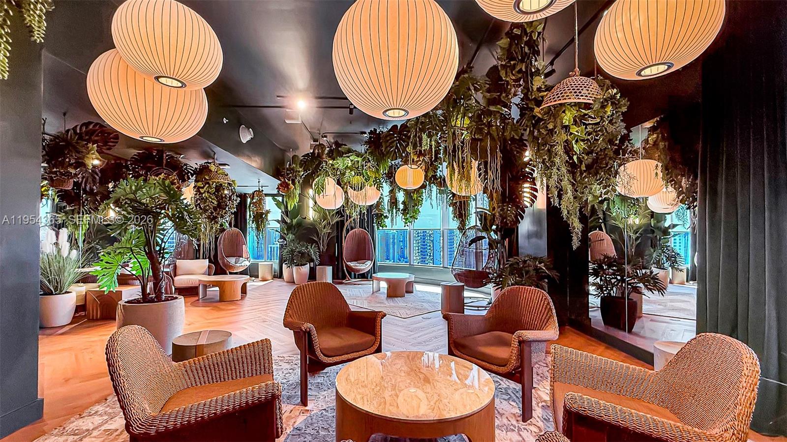 120 NE 5th #1608 Miami, FL 33143