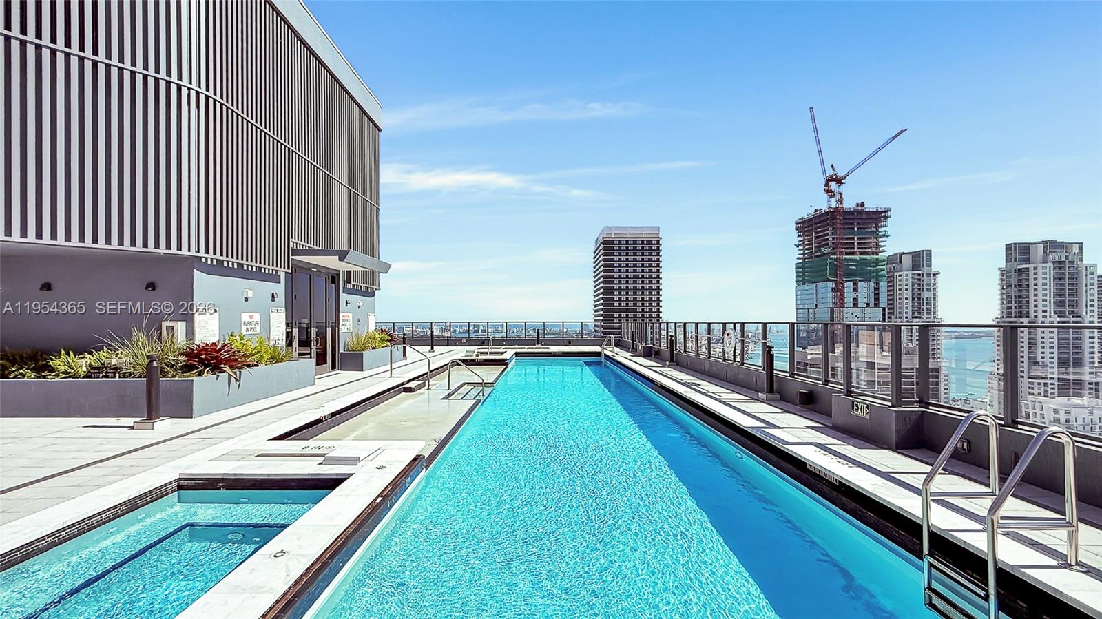 120 NE 5th #1608 Miami, FL 33143