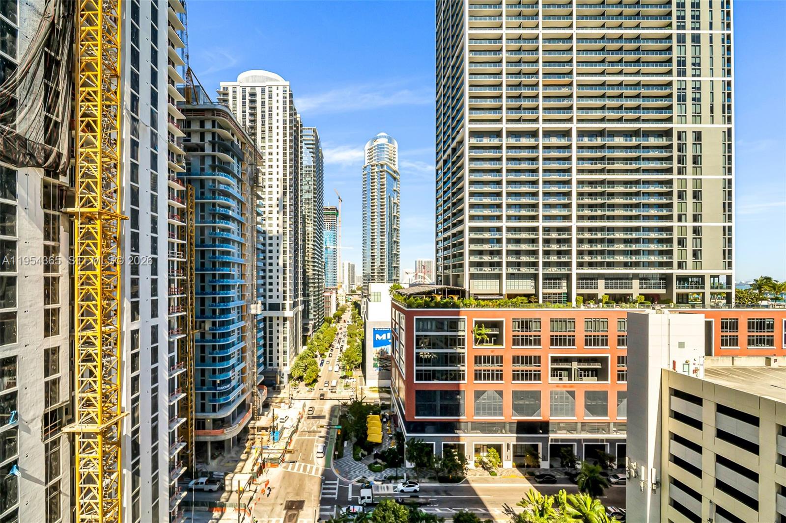 120 NE 5th #1608 Miami, FL 33143