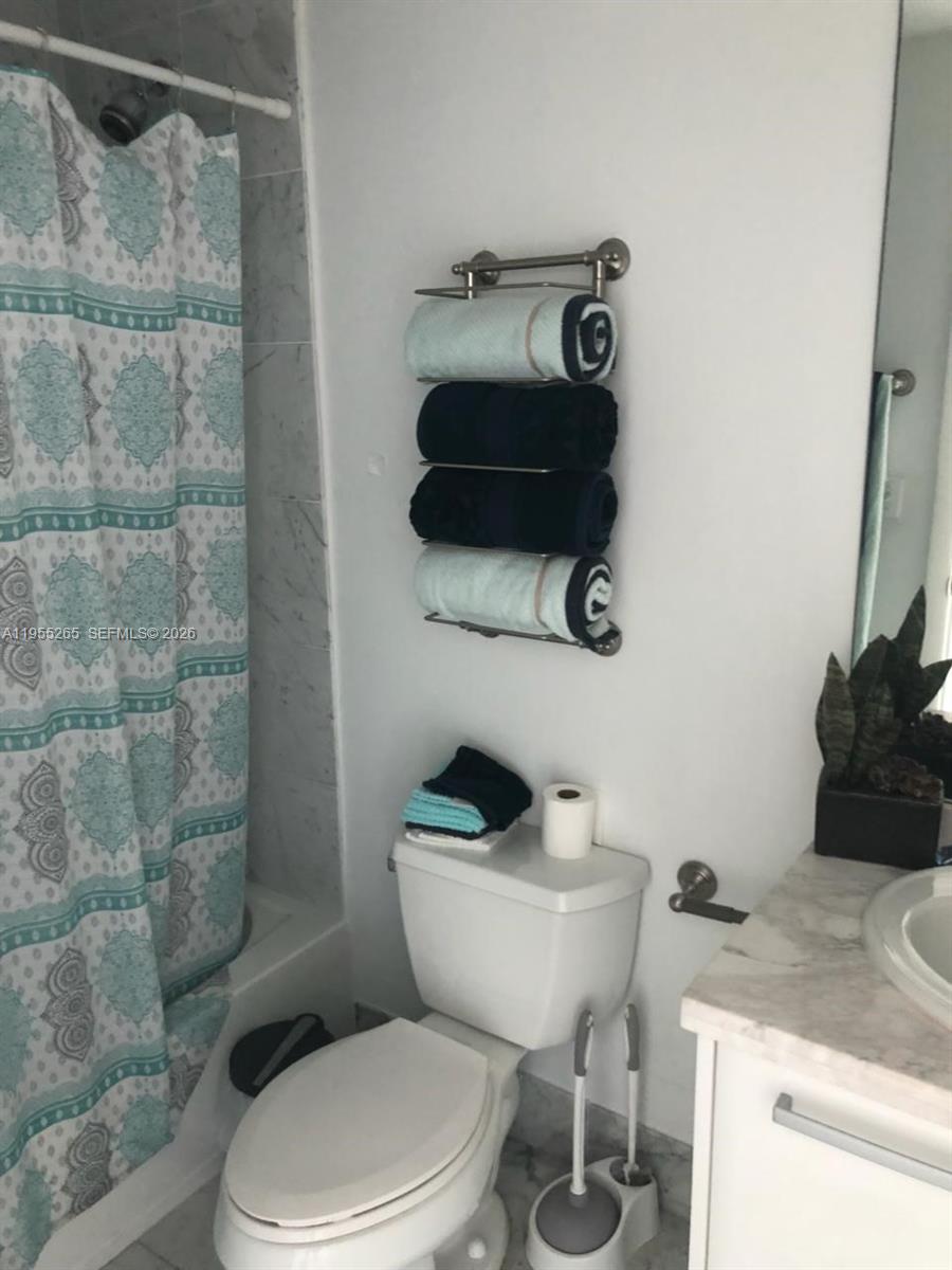 image Vizcayne South10