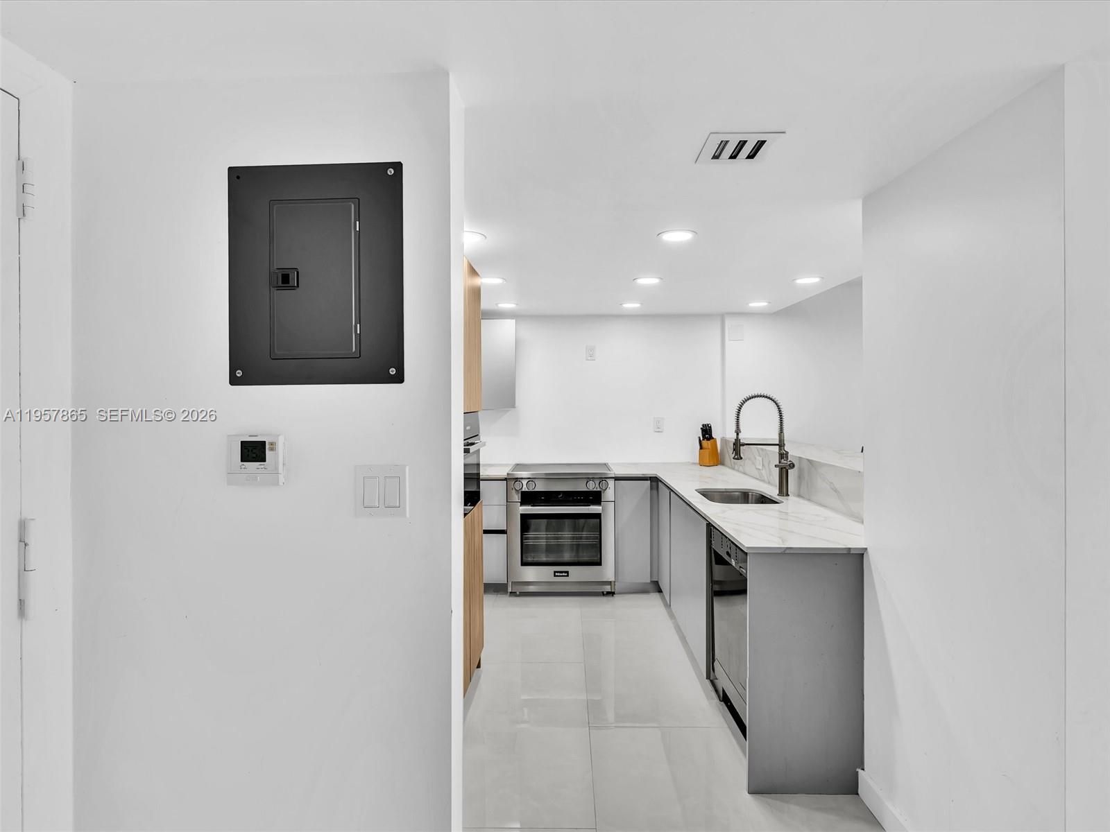 10000 W Bay Hbr Dr #201 Bay Harbor Islands, FL 33154