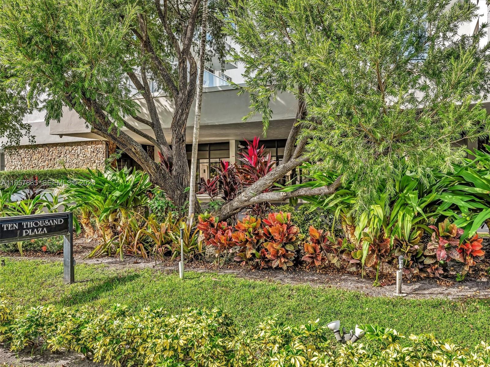 10000 W Bay Hbr Dr #201 Bay Harbor Islands, FL 33154