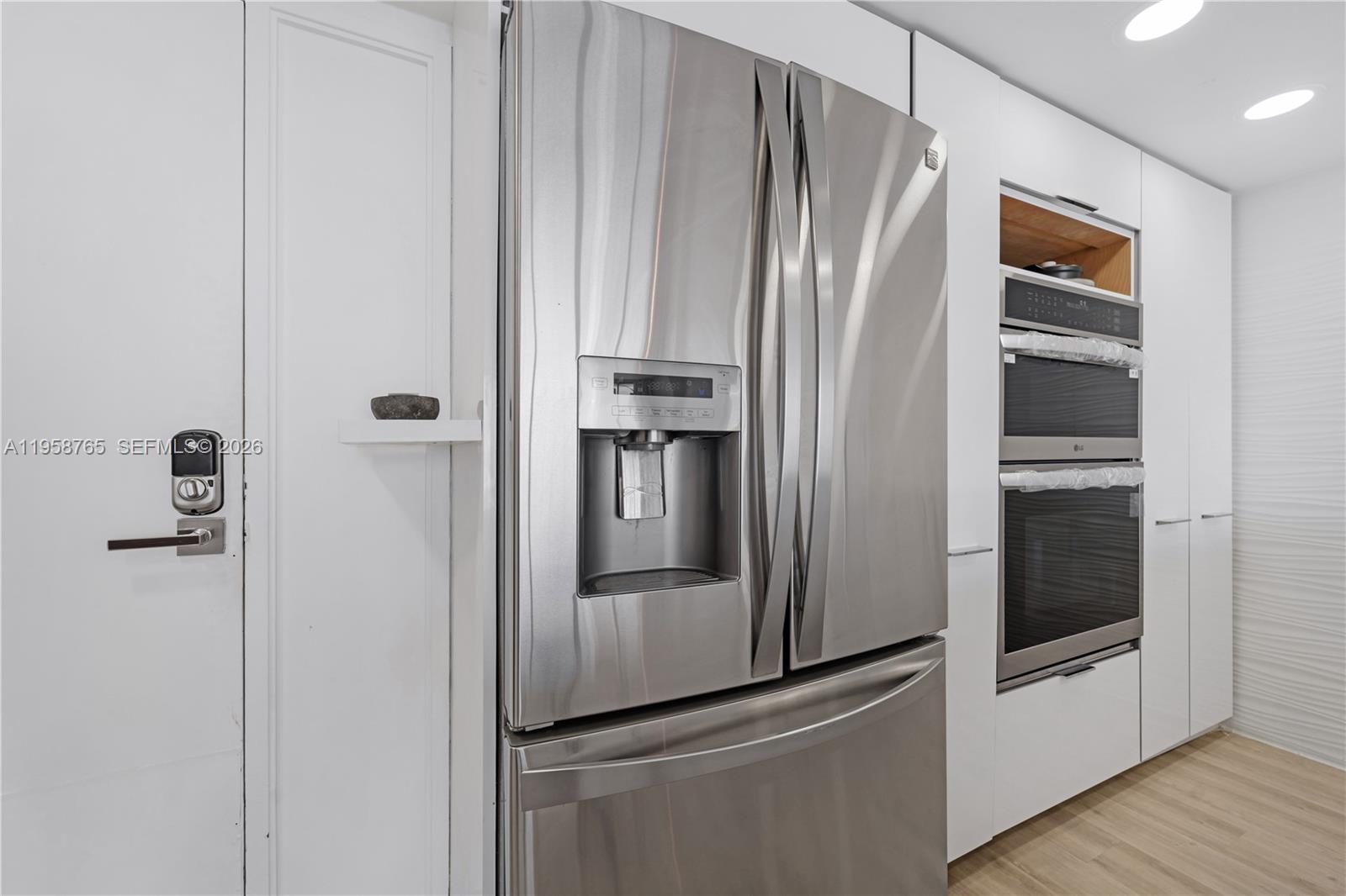 7601 E Treasure Dr #2209 North Bay Village, FL 33141