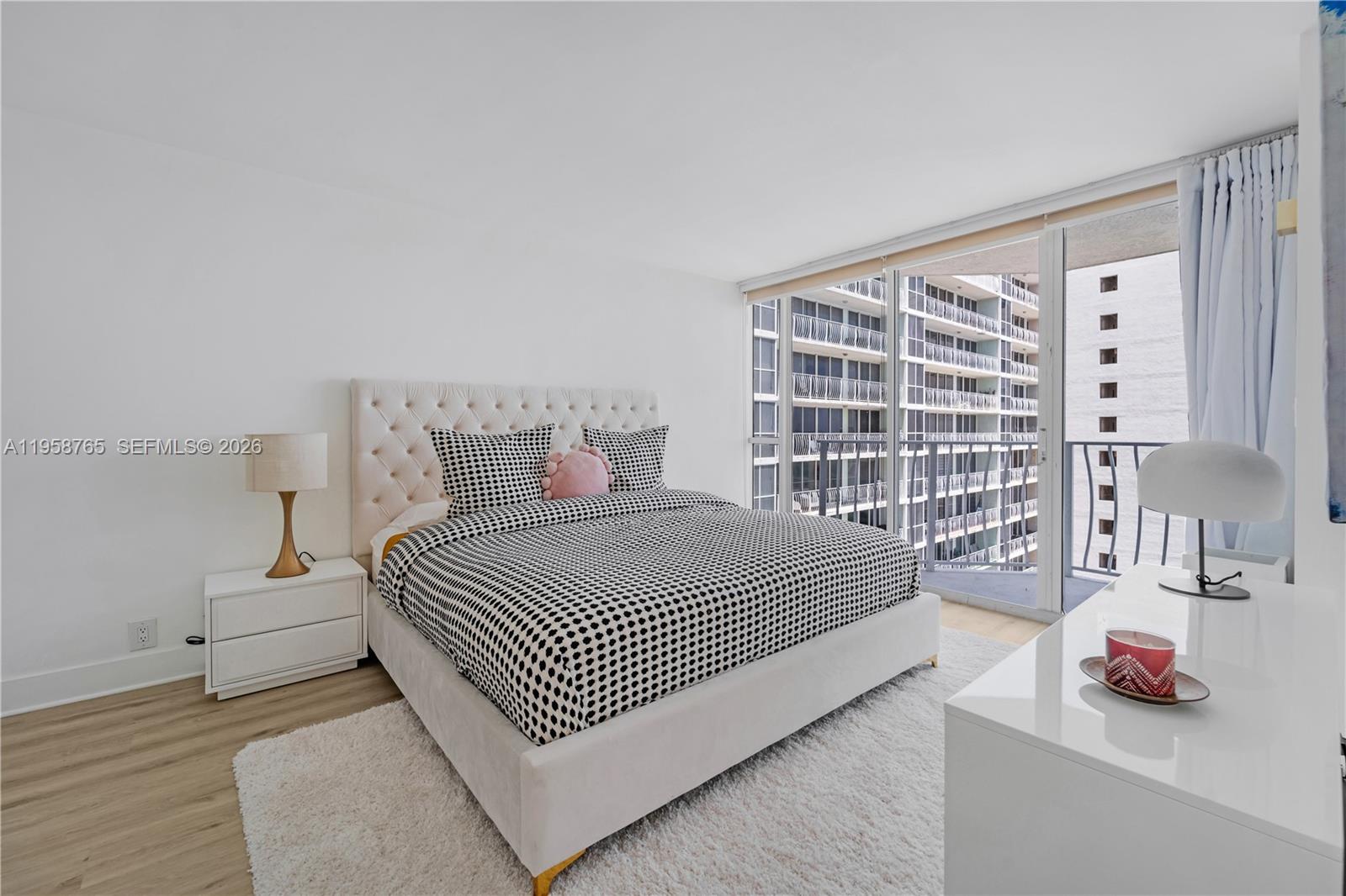 7601 E Treasure Dr #2209 North Bay Village, FL 33141