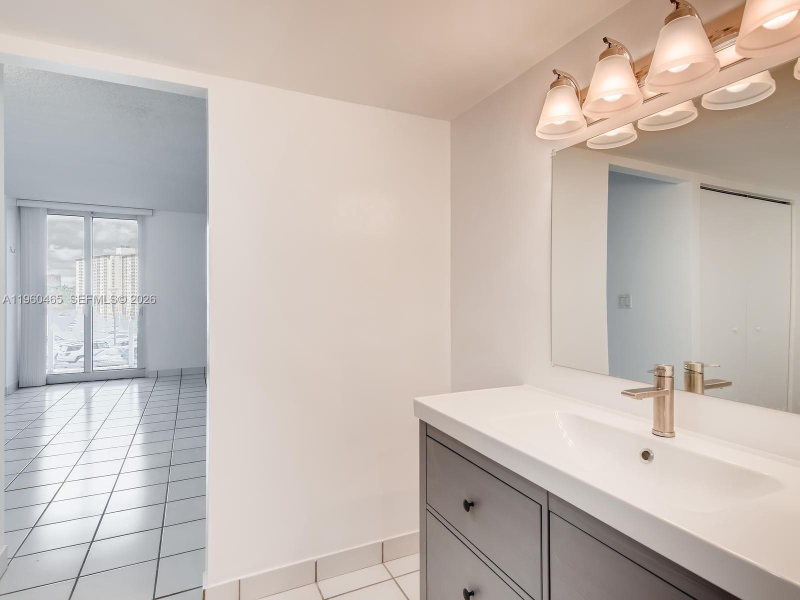 image Arlen House East9